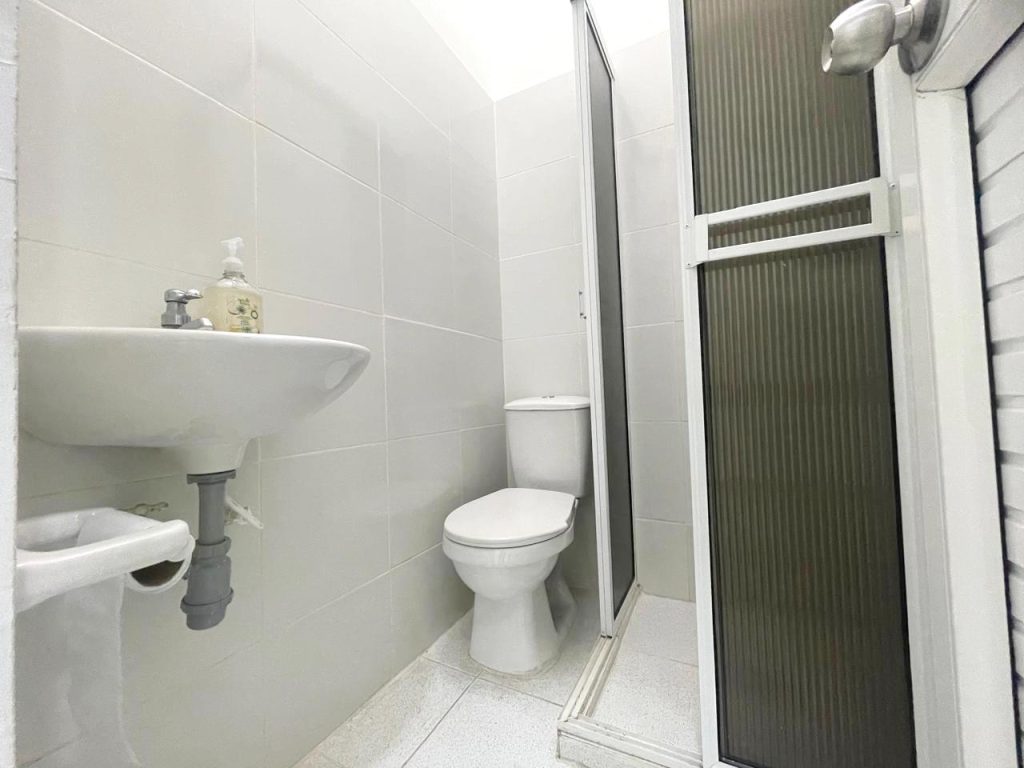 arriendolocalsectorcalzadoedificiocolumbus6