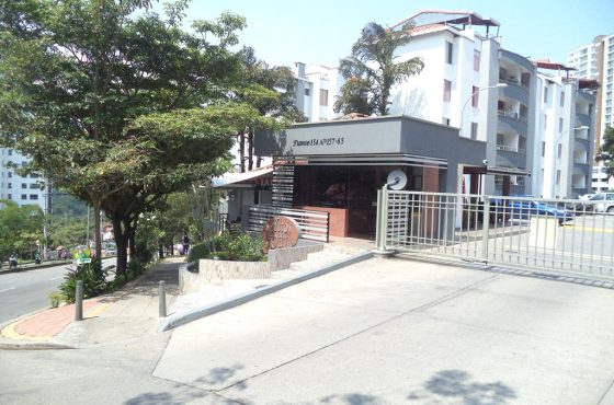Venta apartamento cerca de Fosunab, Floridablanca. Conjunto Altos del Valle