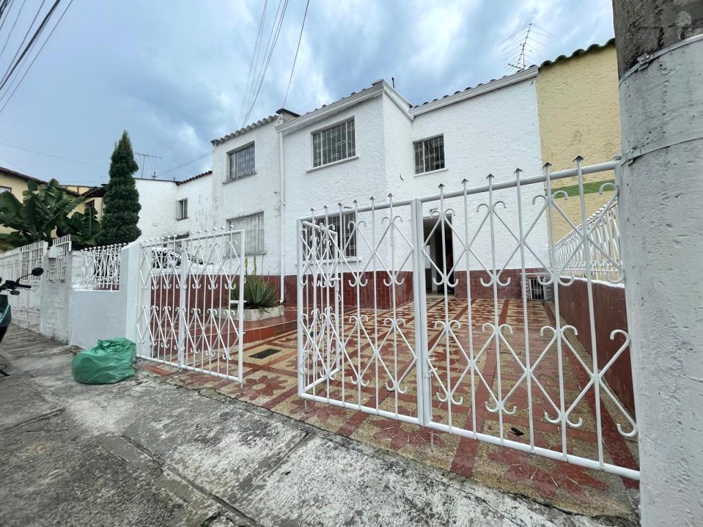 ventacasacercaalcentrocomercialunicobarriosanluis