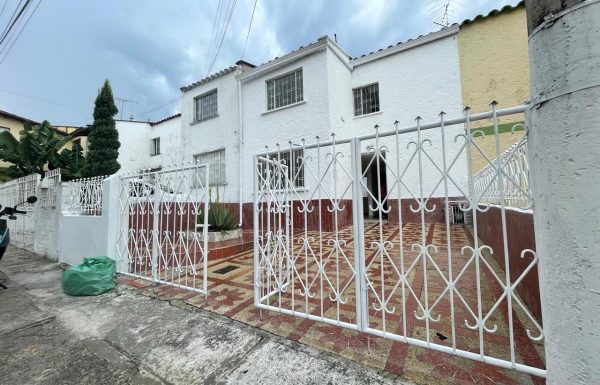 ventacasacercaalcentrocomercialunicobarriosanluis